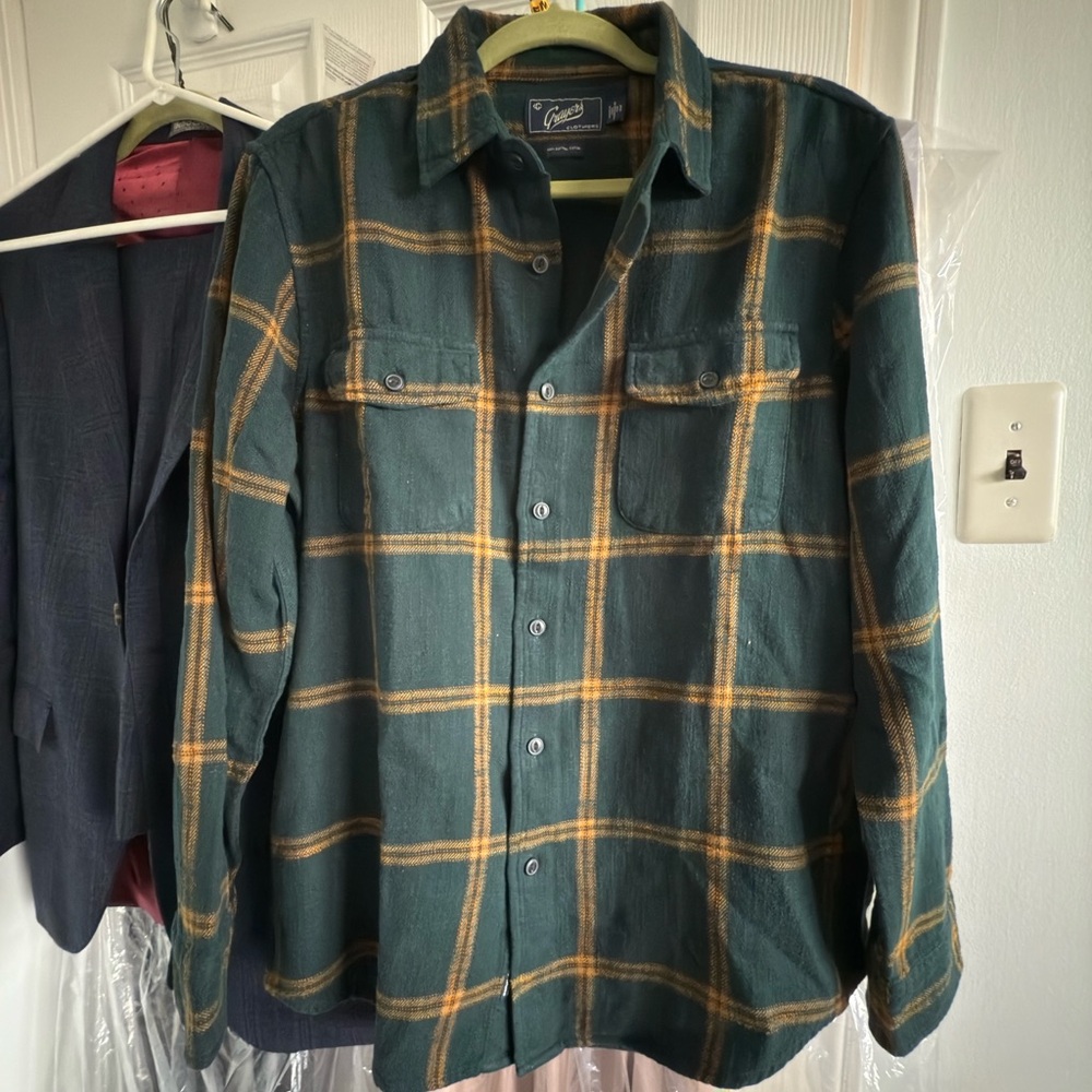 Grayers Men’s M Flannel in Green and yellow plaid. Wrong size, never worn!